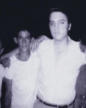 B.B. Cunningham and Elvis
(photo-credit/Mike Holland).

